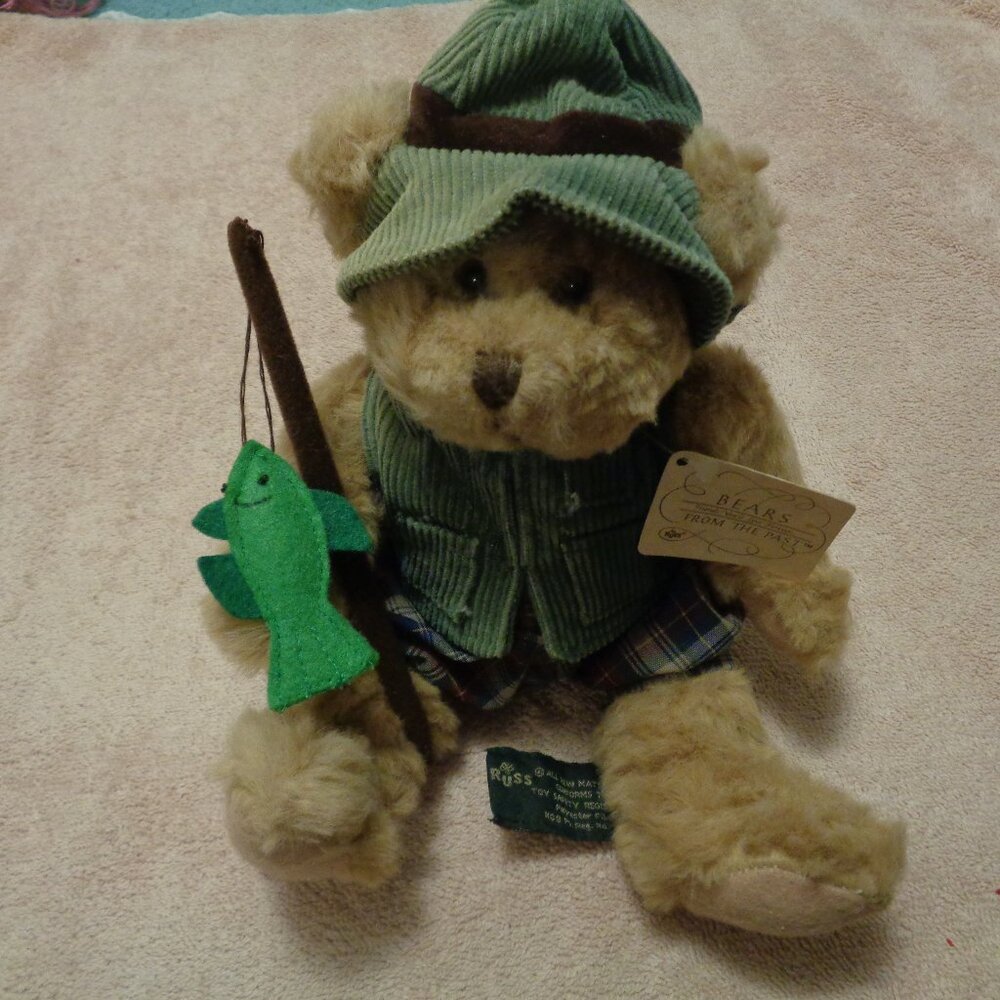 VINTAGE RUSS BEARS FROM THE PAST FISHING BEAR W FISH